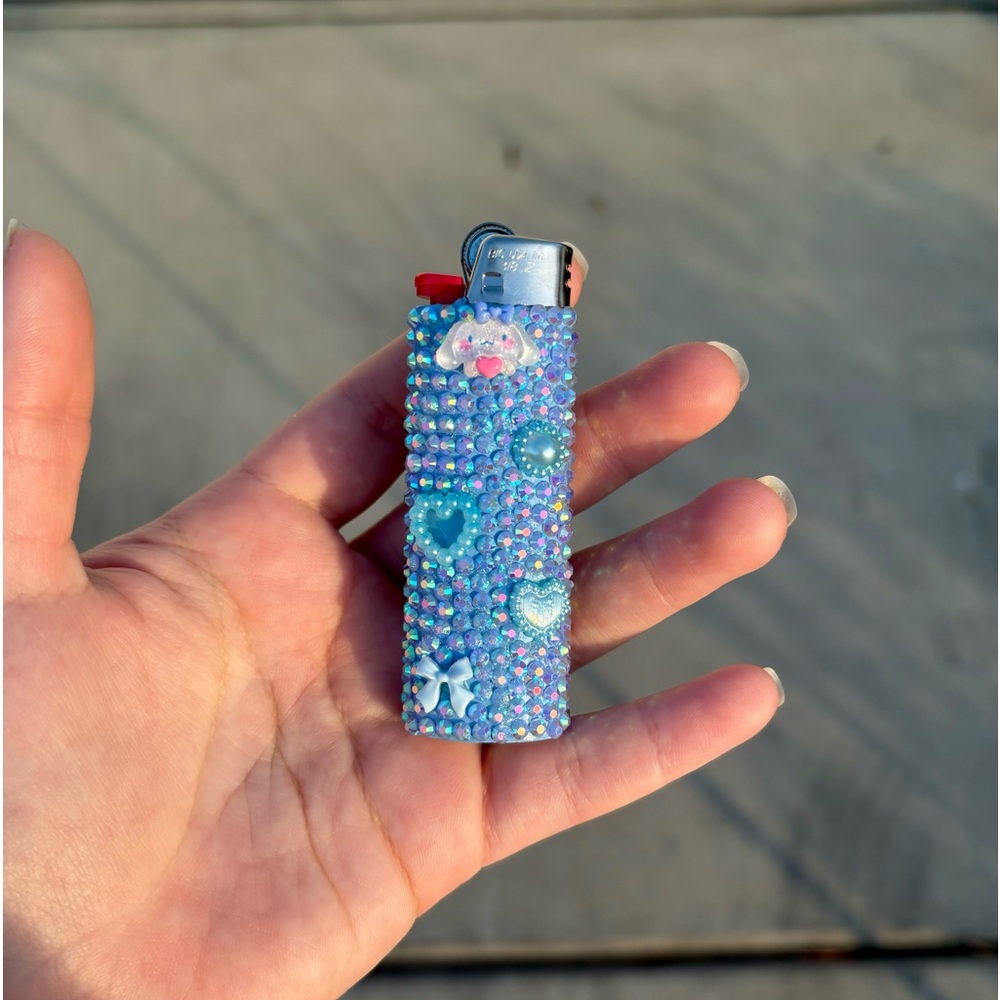 Sanrio Cinnamoroll - Glam Rhinestone Lighter: Chic Lighter w/ Swarovski Crystals